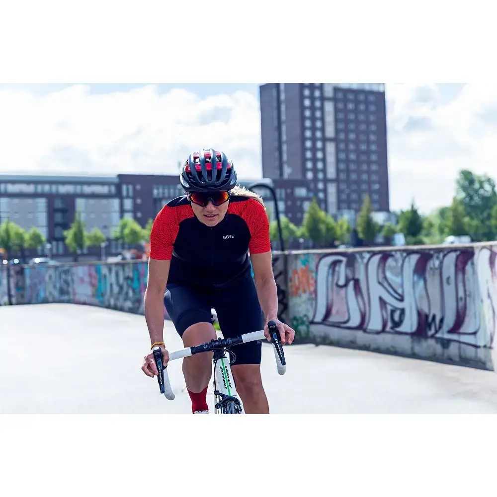 Abus AirBreaker Race Fietshelm Zwart/Rood