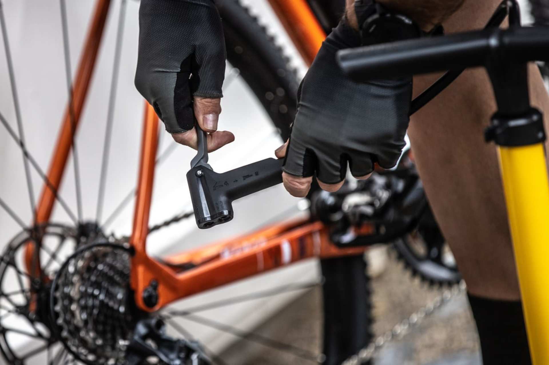 BBB Cycling Airsteel BFP-27 Fietspomp Geel
