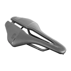 Ere Research Genus CC-T Pro Carbon Race Zadel Zwart 145mm